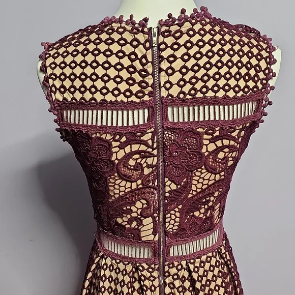 LA ROPERIA Pleated Cream w/Maroon Crochet Overlay Midi Dress - Picture 6 of 10